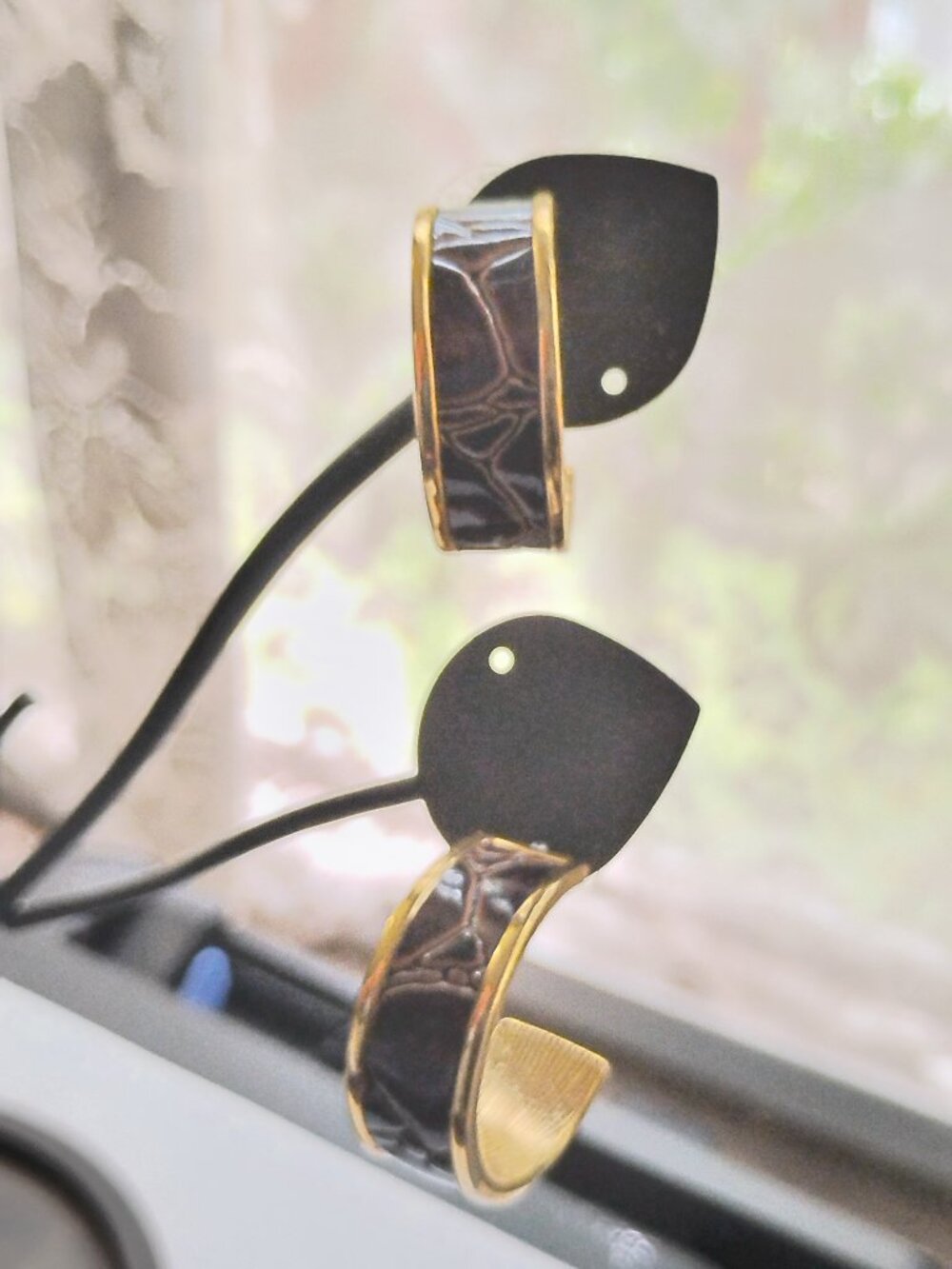 Joan Rivers gold and brown leather like hoop pierced earrings